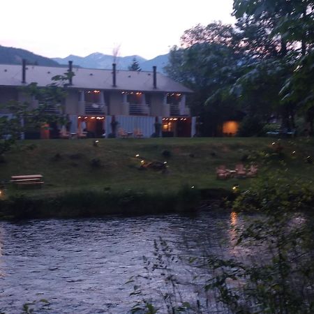 Moon River Suites #4 North Bend Exteriör bild