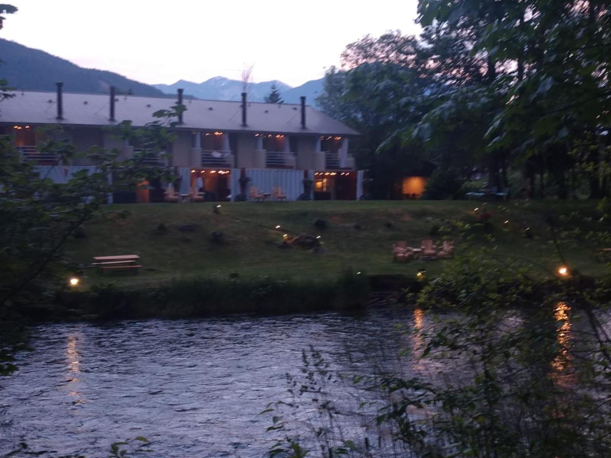 Moon River Suites #4 North Bend Exteriör bild